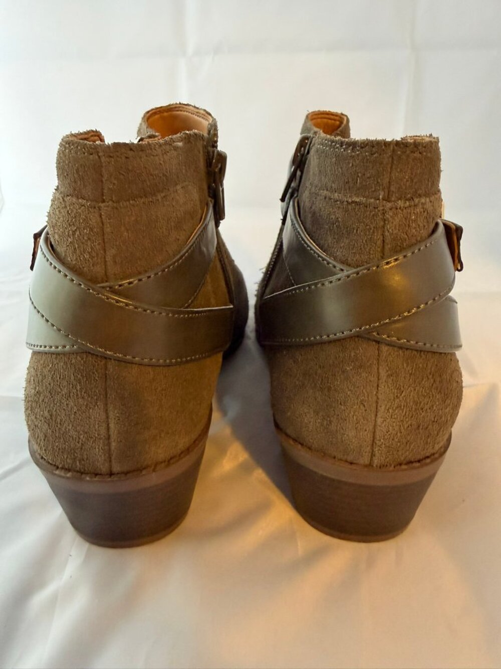 Vionic  Women's Farrah Ankle Boots  Olive Green Suede  Women Size 9   NEW - Picture 4 of 6